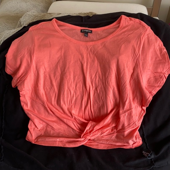 Express Tops - Express crop tee